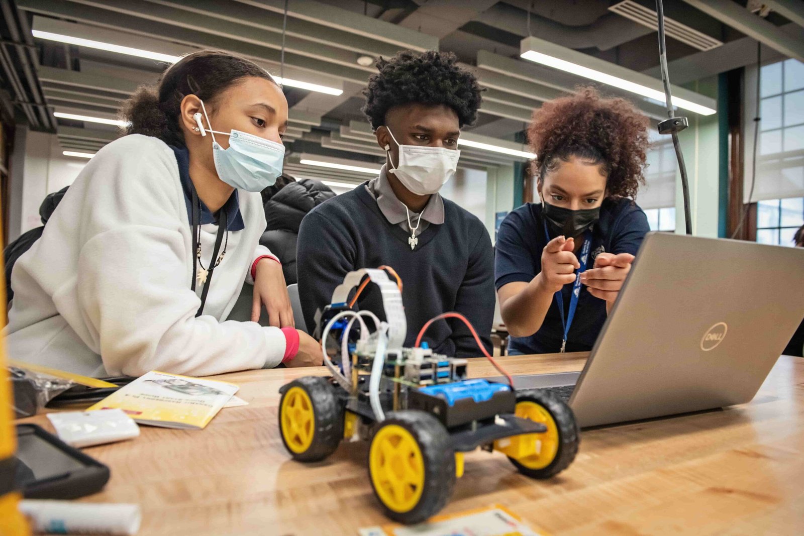Educational Pathways to Become a Robotics Engineer