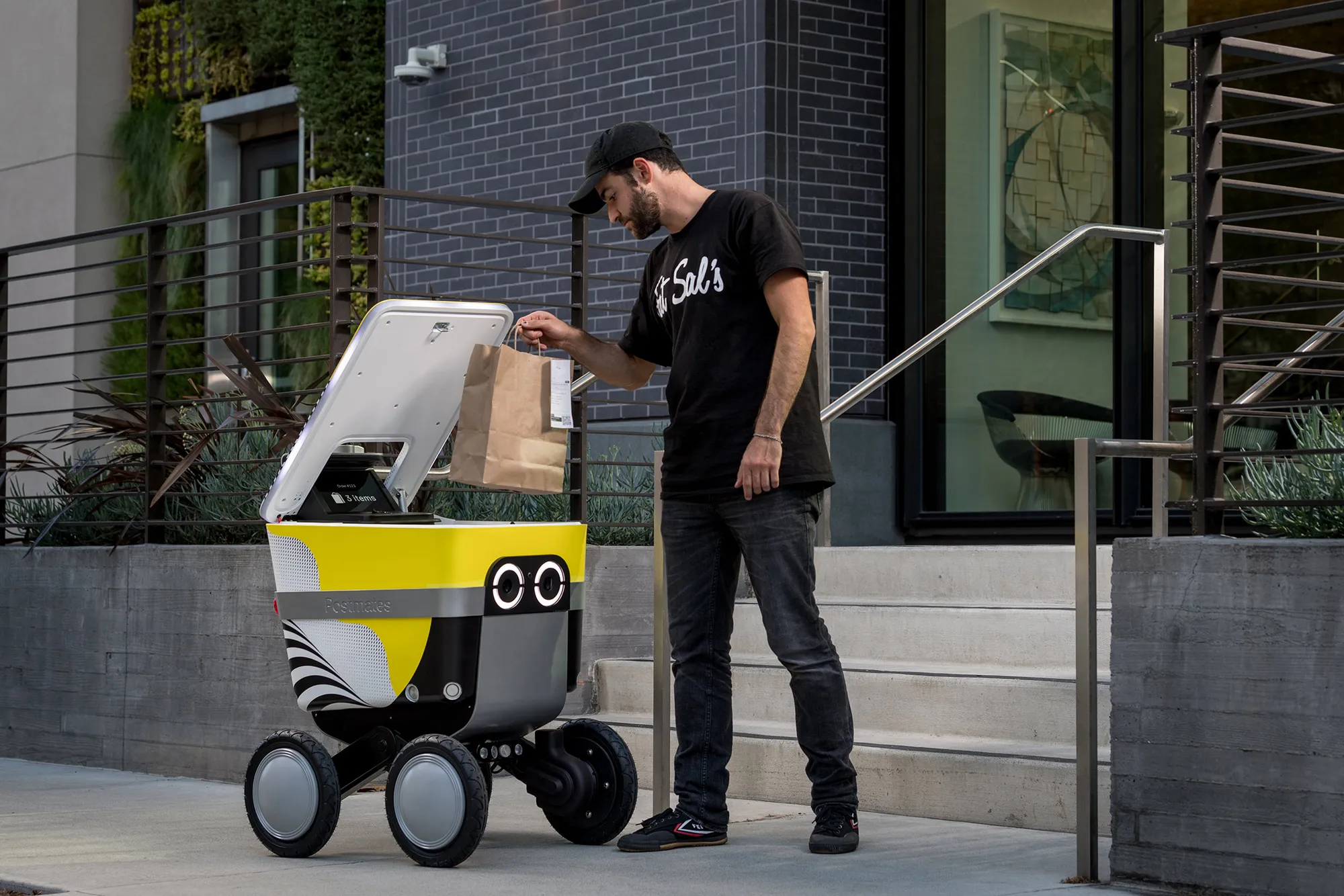 The Human-Robot Balance in Service Delivery